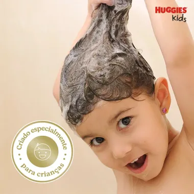 Shampoo Huggies Kids Enrolados Nutrição e Força Cabelos Fortes da Raiz as Pontas 360ml