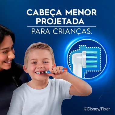 Escova Dental Infantil Oral-B Disney Pixar Cars Cores Sortidas + 2 Pilhas AA