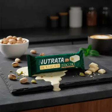 Barra de Proteína Nutrata Bacio Di Latte com 19g Proteína Sabor Pistacchio com Chocolate Branco 70g