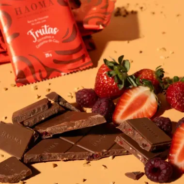 Barra de Chocolate Haoma Ao Leite Frutas Vermelhas e Castanha de Caju Zero Adi&ccedil;&atilde;o de A&ccedil;ucares 25g