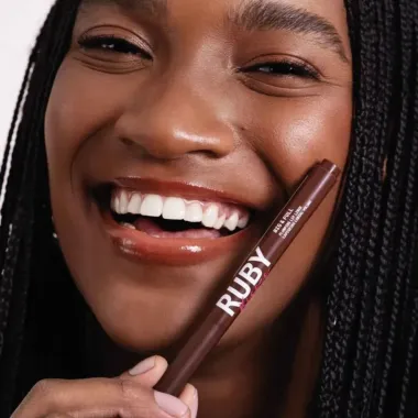 Lapiseira Labial Volume Ruby Kisses Big & Full Warm Brown