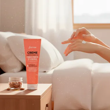 Creme Hidratante para M&atilde;os e Unhas Farmax Com &Oacute;leos de Am&ecirc;ndoas 60g