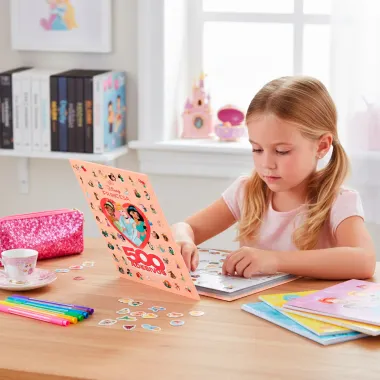 Livro Culturama Disney Princesa com 500 Adesivos