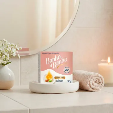 Sabonete em Barra com Hidratante Banho a Banho Blend de &Oacute;leos Am&ecirc;ndoas e  Pistache 90g