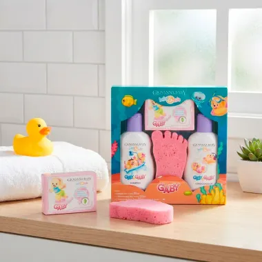 Shampoo e Condicionador Giovanna Baby e Kids Giby e Gaby 200ml cada Sabonete Vegetal Hidratante Gaby 90g Esponja de Banho