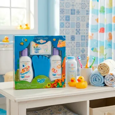 Shampoo e Condicionador Giovanna Baby e Kids Giby e Gaby 200ml cada Sabonete Vegetal Hidratante Giby 90g Esponja de Banho
