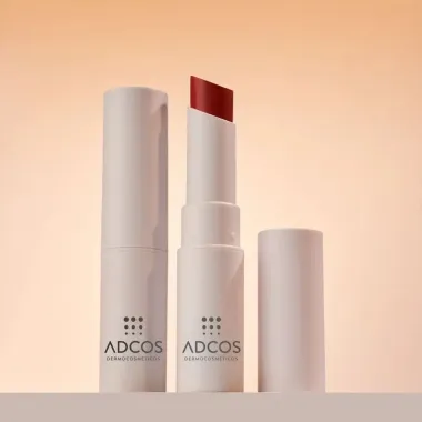 Hidratante Labial Adcos Ultranutri&ccedil;&atilde;o Color Anti-Idade Cor Cereja 3,2g
