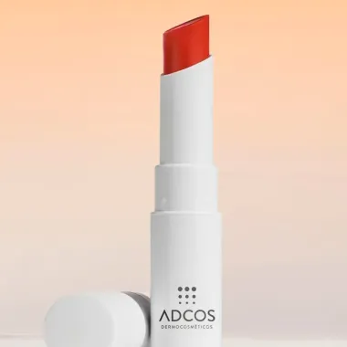 Hidratante Labial Adcos Ultranutri&ccedil;&atilde;o Color Anti-Idade Cor Caramelo 3,2g