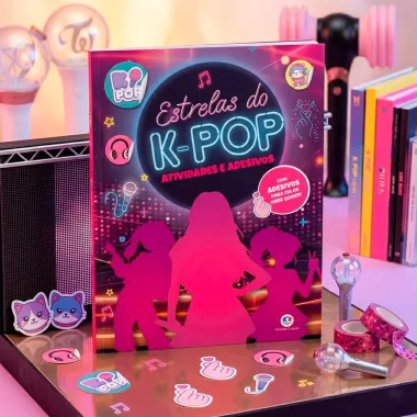 Livro Estrelas do K-Pop Atividades e Adesivos Ciranda Cultural