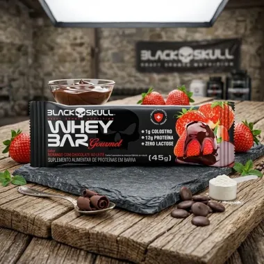 Barra de Prote&iacute;na Whey Bar Gourmet Black Skull Sabor Morango com Chocolate ao Leite 12g de Prote&iacute;na 45g