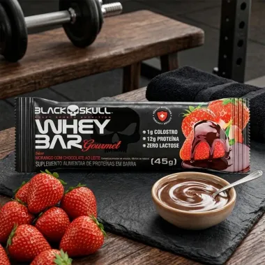 Barra de Prote&iacute;na Whey Bar Gourmet Black Skull Sabor Morango com Chocolate ao Leite 12g de Prote&iacute;na 45g