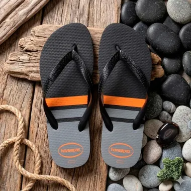 Sand&aacute;lia Havaiana Color Essencial Preto e Cinza Tamanho 41/42 1 Par