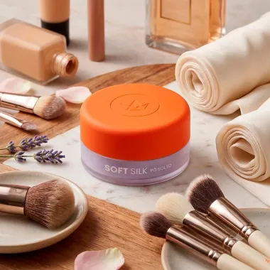 P&oacute; Solto Facial Mari Maria Makeup Soft Silk 2.0 Frosted Cor Lil&aacute;s Azulado 15g