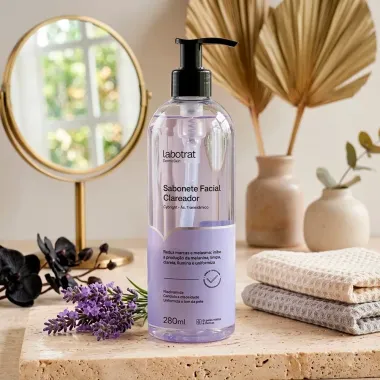 Sabonete L&iacute;quido Facial Labotrat Clareador Pele Mistas a Oleosas 280ml