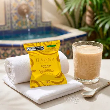 Barra de Chocolate Ao Leite Haoma Linha Stevia Sabor Banana e Castanha de Caju Zero Adi&ccedil;&atilde;o de A&ccedil;&uacute;cares 25g