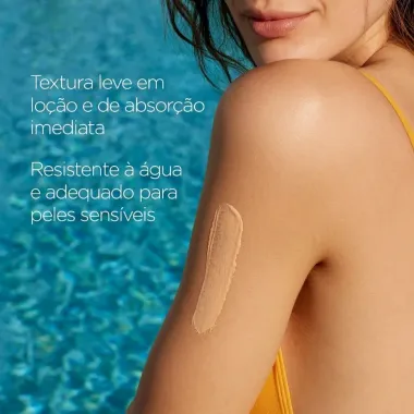 Protetor Solar Corporal Isdin Body Glow FPS 30 Firming Booster 200ml
