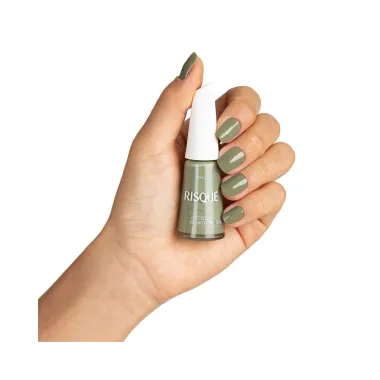 Esmalte Verde Militar Cremoso Risqué Guerreira do Arco-íris com 8ml