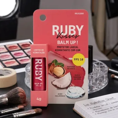 Protetor Labial Hidratante com Cor Ruby Kisses Balm Up! FPS 10 Cheer Up 4g