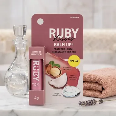Protetor Labial Hidratante com Cor Ruby Kisses Balm Up! FPS 10 Get Up 4g