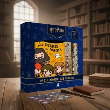 Livro Ciranda Cultural Meu Di&aacute;rio de Magia Harry Potter com 1 Cartela de Adesivos e 1 Varinha com Caneta