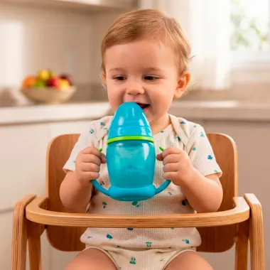 Copo de Treinamento Buba com Al&ccedil;a Remov&iacute;vel e Bico em Silicone Azul 250ml
