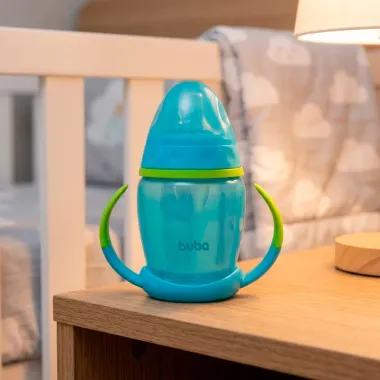 Copo de Treinamento Buba com Al&ccedil;a Remov&iacute;vel e Bico em Silicone Azul 250ml