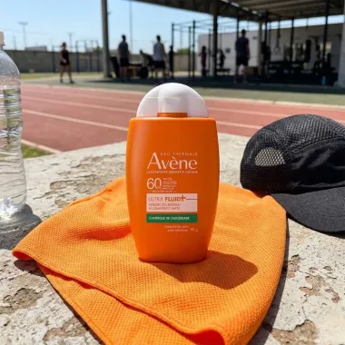 Protetor Solar Av&egrave;ne Ultra Fluid+ FPS 60 Controle de Oleosidade Sem Cor 40G