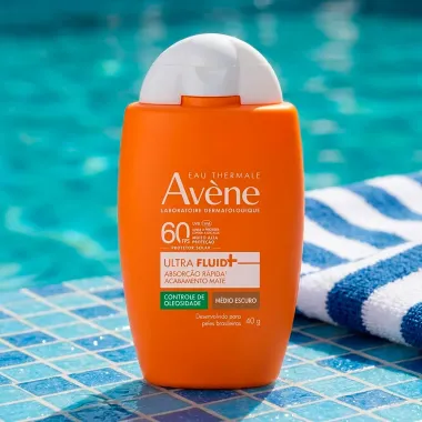 Protetor Solar Facial Av&egrave;ne Ultra Fluid Mais FPS 60 Mate Controle de Oleosidade Cor M&eacute;dio Escuro 40g