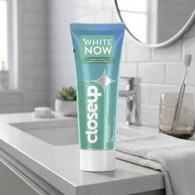 Gel Dental Close Up White Now Remove Manchas com Fl&uacute;or 70g