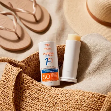 Prote&ccedil;&atilde;o Solar Facial Actine One Stick Multifuncional FPS 50 Sem Cor 11g
