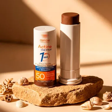 Prote&ccedil;&atilde;o Solar Facial Actine One Stick Multifuncional FPS 50 Toque Seco Cor Tom 6 13g