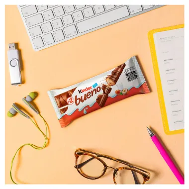 Chocolate Kinder Bueno Wafer com Recheio de Leite e Avelãs 43g com 2 Unidades de 21,5g Cada