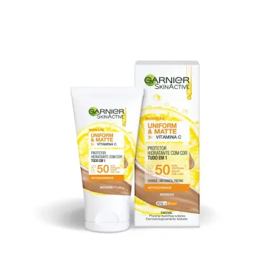 Protetor Solar Facial Hidratante Garnier Uniform & Matte Vitamina C FPS 50 Morena, 40g