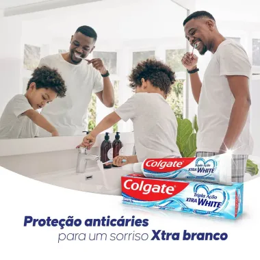 Creme Dental Colgate Tripla A&ccedil;&atilde;o Xtra White 70g